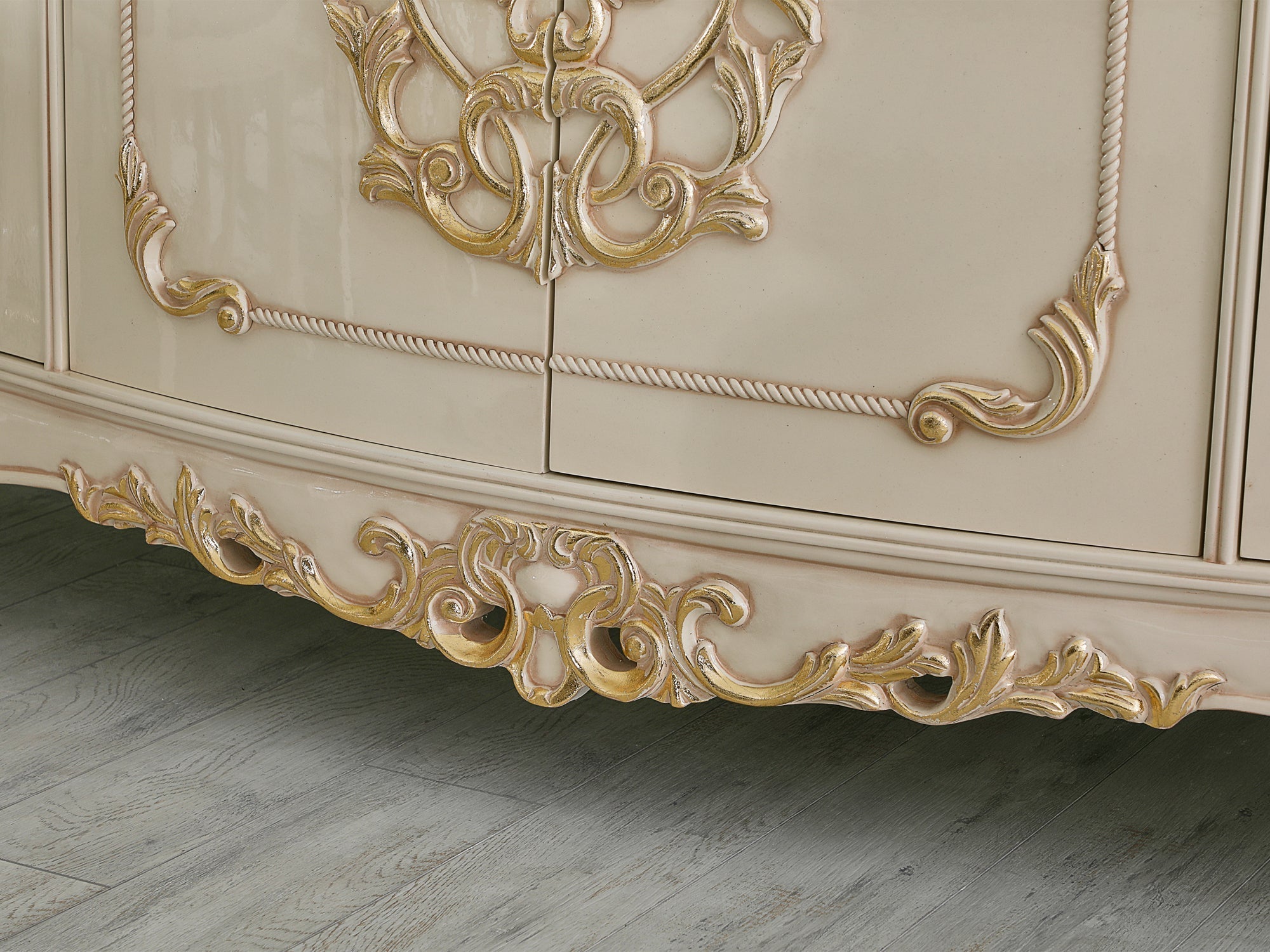 Kelebek-DiningRoomSet-TurkishFurniture-7_57cbfd7f-ec22-4524-9470-5d5be8b7c571