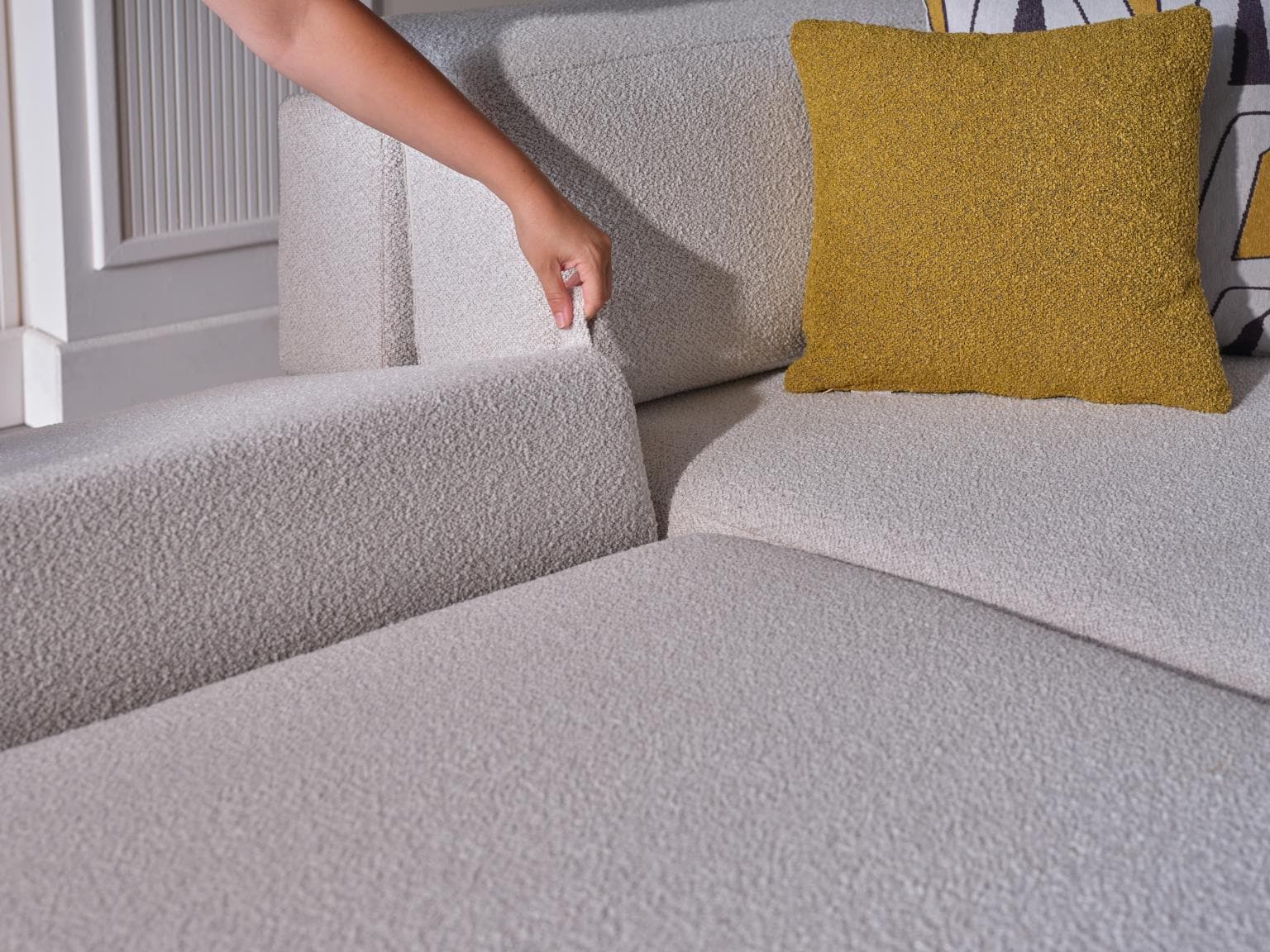 PICASSOSECTIONAL-OSCARWHITE_10-1